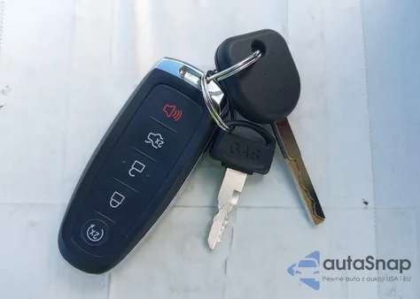 2016 Ford Focus Titanium из США, поврежденный, VIN 1FADP3N28GL369986